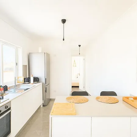 Sunny Penthouse With Large Terrace Appartement