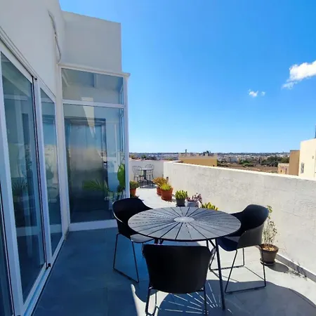 Sunny Penthouse With Large Terrace
