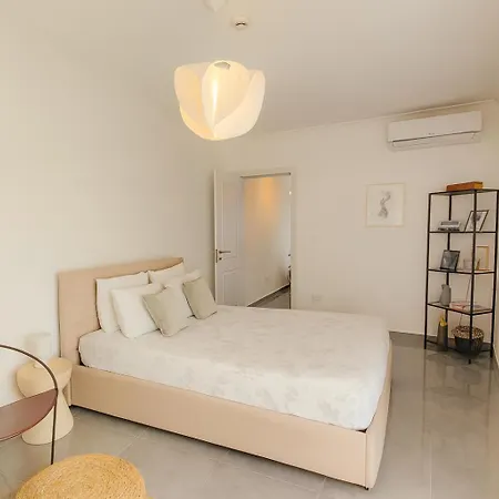 Διαμέρισμα Sunny Penthouse With Large Terrace Marsaxlokk