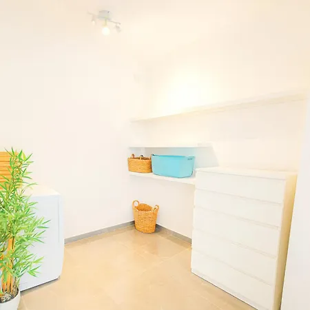 Sunny Penthouse With Large Terrace Διαμέρισμα *