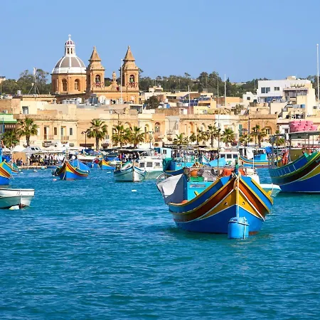 Sunny Penthouse With Large Terrace Marsaxlokk
