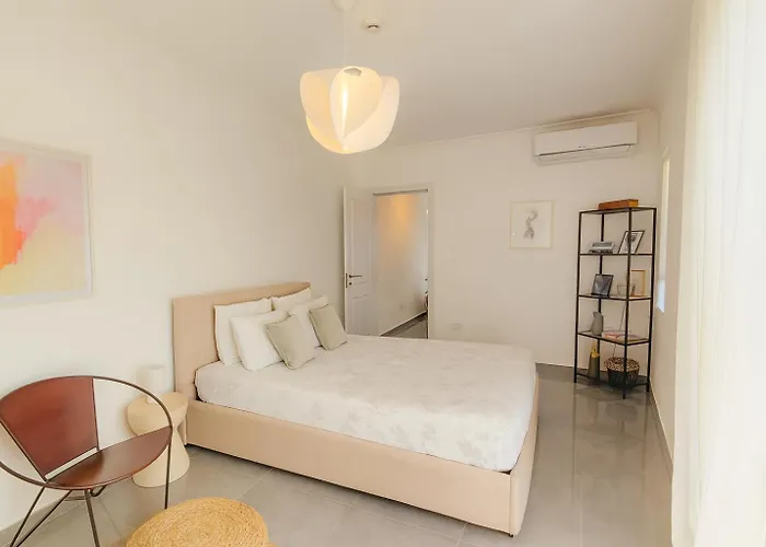 Apartment Sunny Penthouse With Large Terrace Marsaxlokk