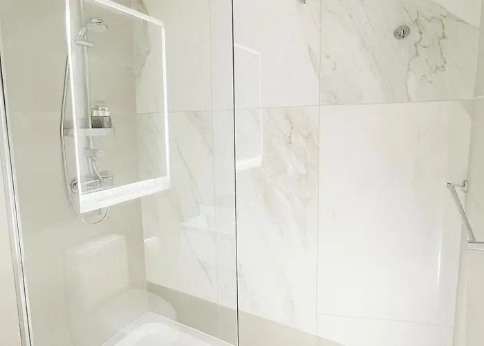 Apartment Sunny Penthouse With Large Terrace