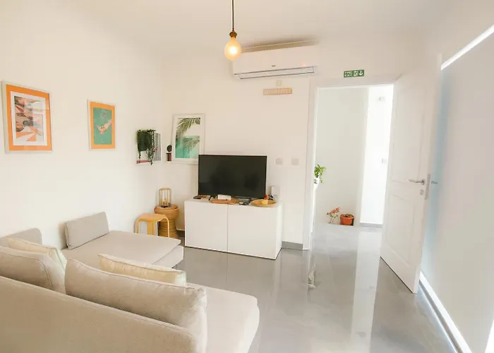 Sunny Penthouse With Large Terrace