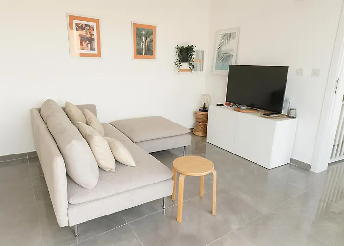 Sunny Penthouse With Large Terrace Apartment *