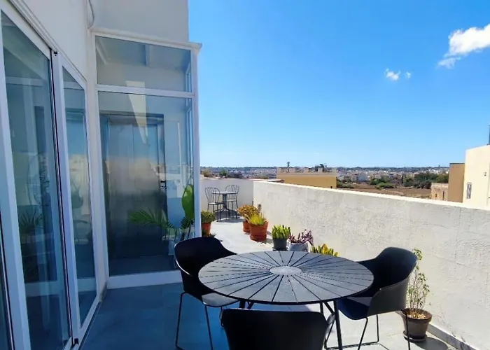 Sunny Penthouse With Large Terrace