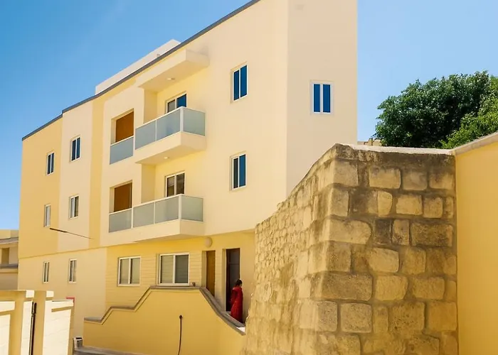 Sunny Penthouse With Large Terrace شقة *